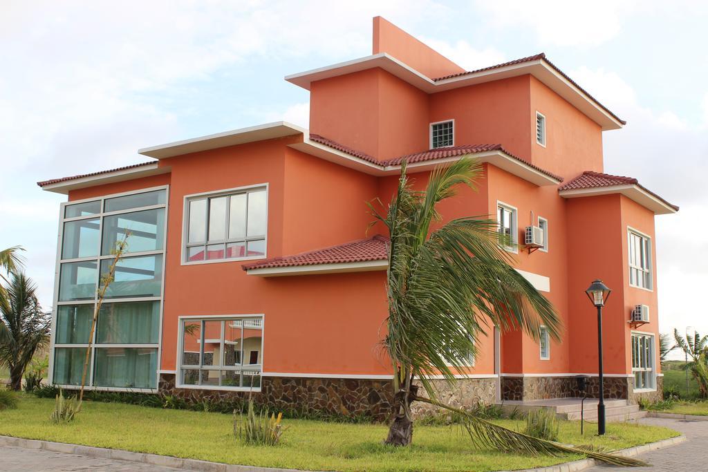 Golden Peacock Resort Hotel Beira Room photo