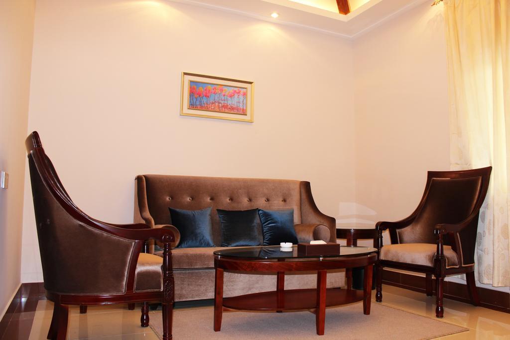 Golden Peacock Resort Hotel Beira Room photo