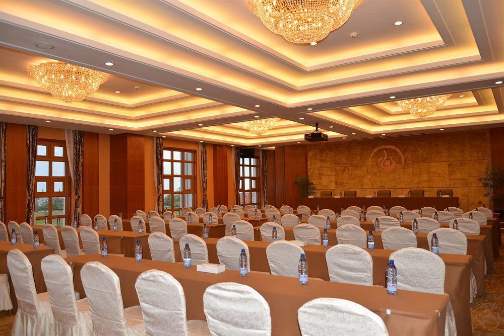 Golden Peacock Resort Hotel Beira Exterior photo