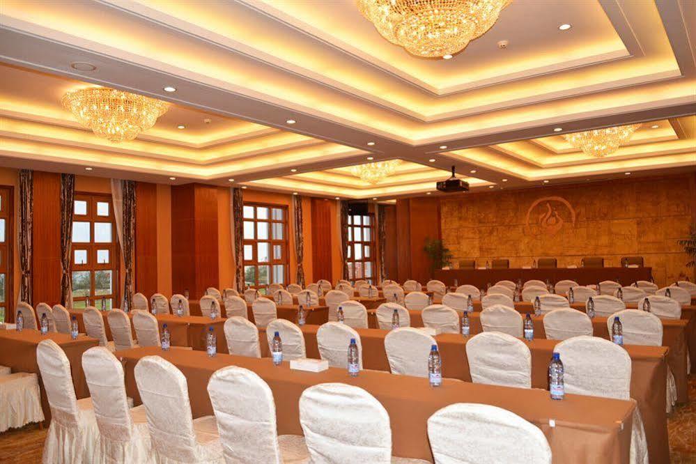 Golden Peacock Resort Hotel Beira Exterior photo