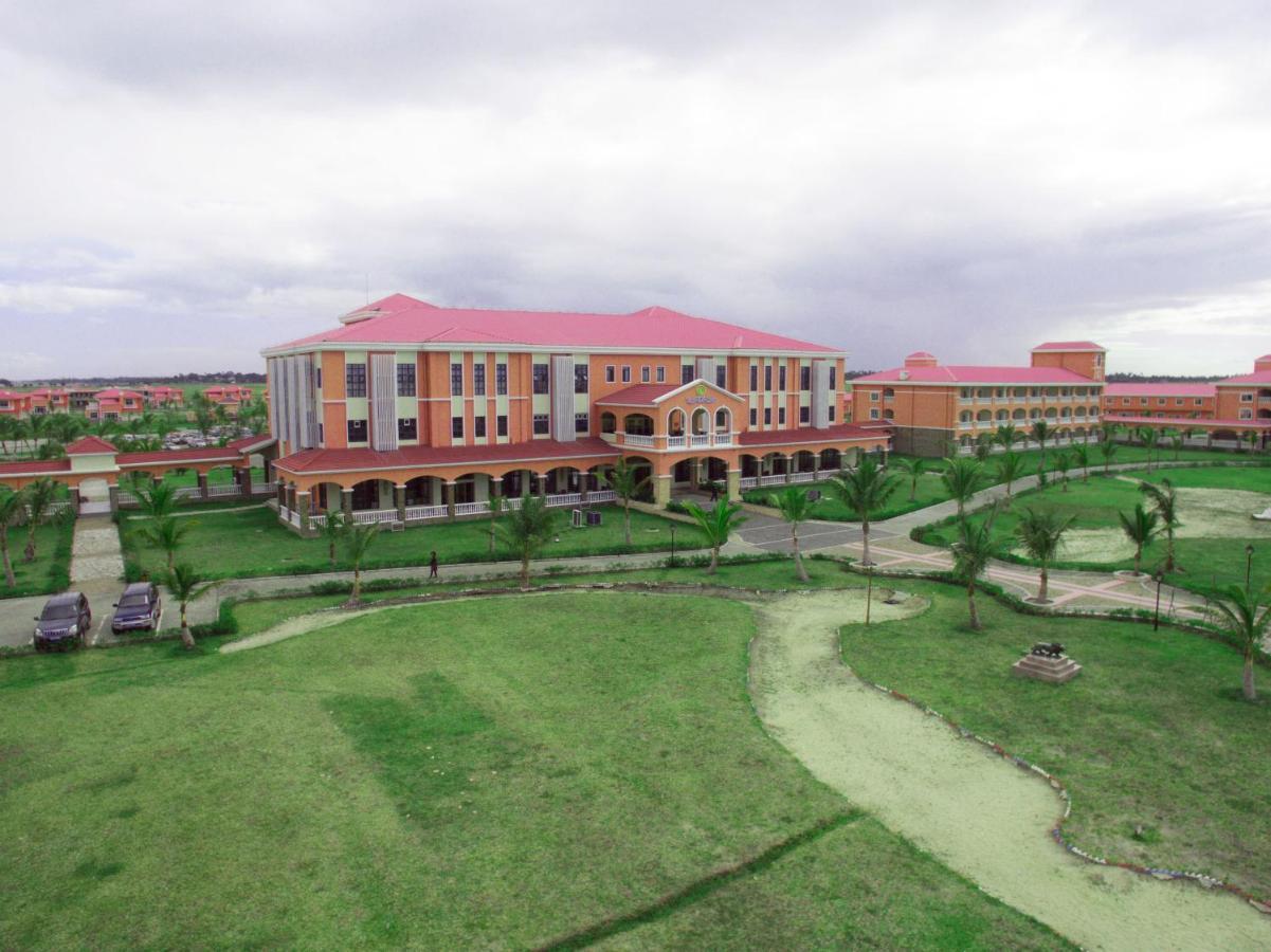 Golden Peacock Resort Hotel Beira Exterior photo